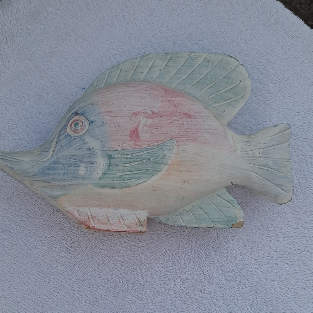 Handcrafted Wooden Fish Decor - White and Pink - Picture 2 of 6